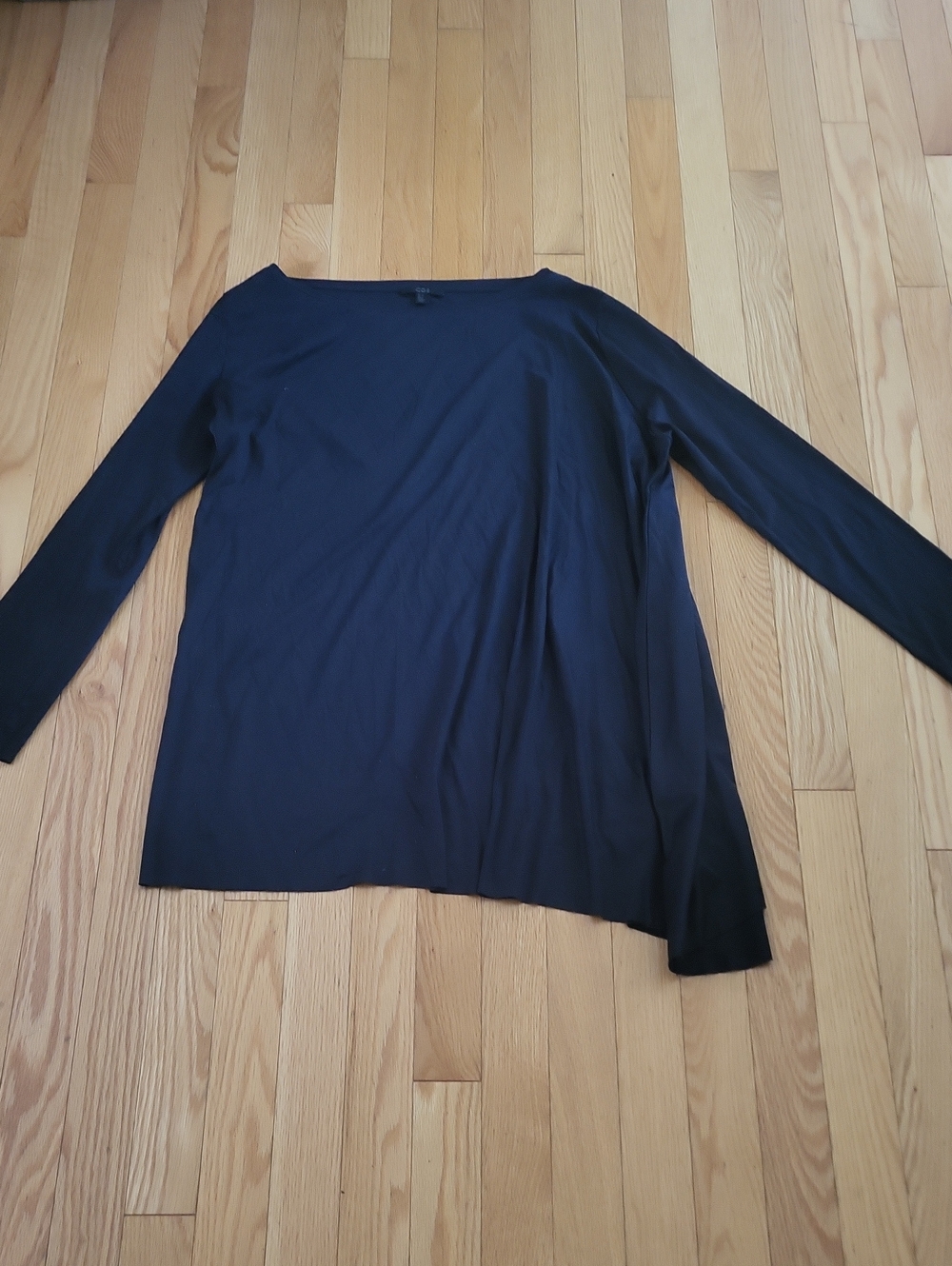 EUC COS longsleeve M